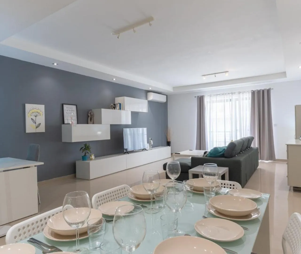 Saint Julian's Beautiful 3 -Bed Apartment In St.Julians 0*, Saint Julian's מלטה